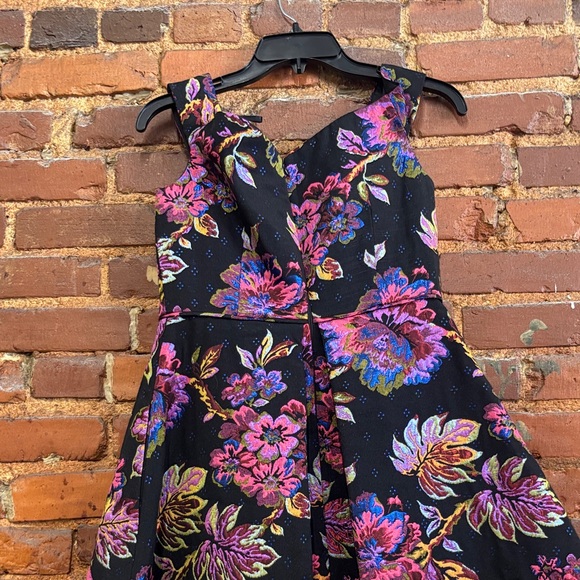 Adrianna Papell Metallic Floral Jacquard Fit & Flare‎ Dress Size 6 - Picture 7 of 7
